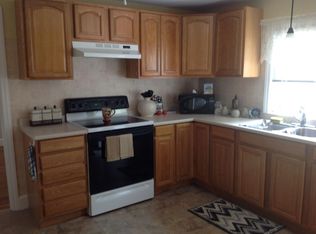 4 James St, Webster, MA 01570