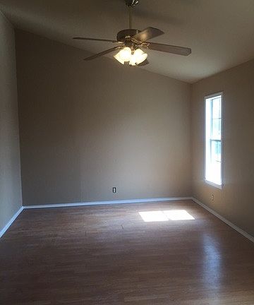 5th image of 651 Humboldt St