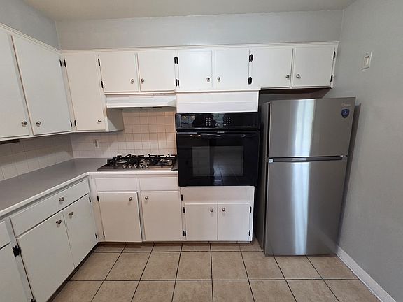 4th image of 2606 Southwood Dr