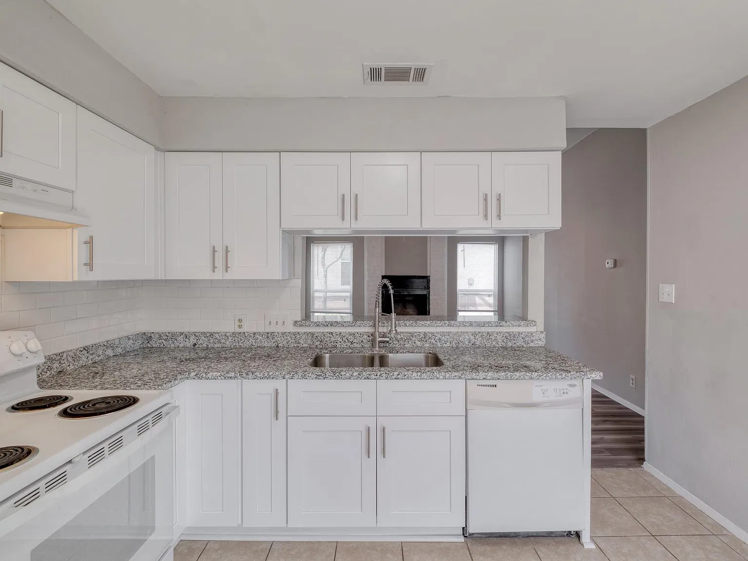 3 bed, 2.0 bath, 1020 sqft, $1,750 — Photo 4
