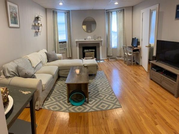 1055 Beacon St APT 4L