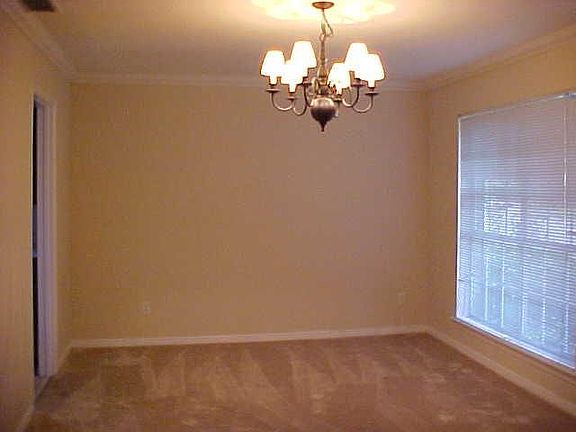 4th image of 2108 Monticello Dr