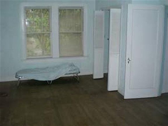 5th image of 211 W Caldwood Dr