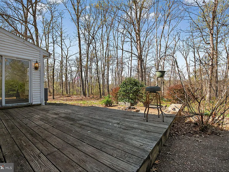 21733 Oatlands Rd — Photo 44