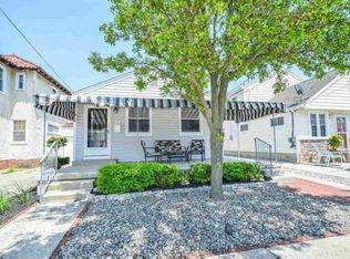 5 N Frontenac Ave, Margate, NJ 08402