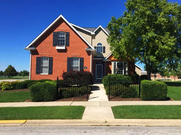 295 S Poplar St, Manteno, IL 60950