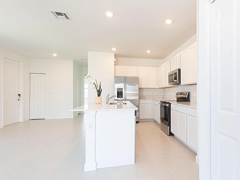 503 SE Rivergrass St — Photo 19