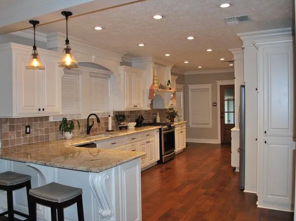 514 N Morton St, Jennings, LA 70546
