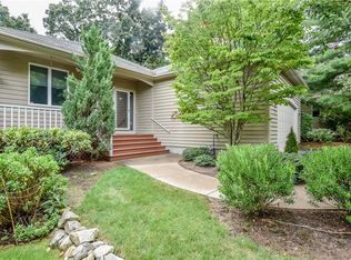 172 Pine Glen Dr, East Greenwich, RI 02818