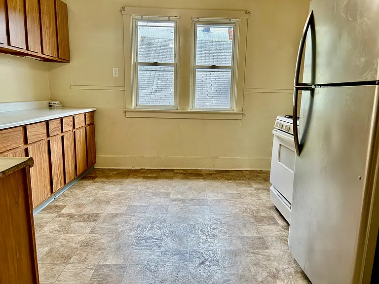 110 Hawthorne Ave #2 — Photo 10