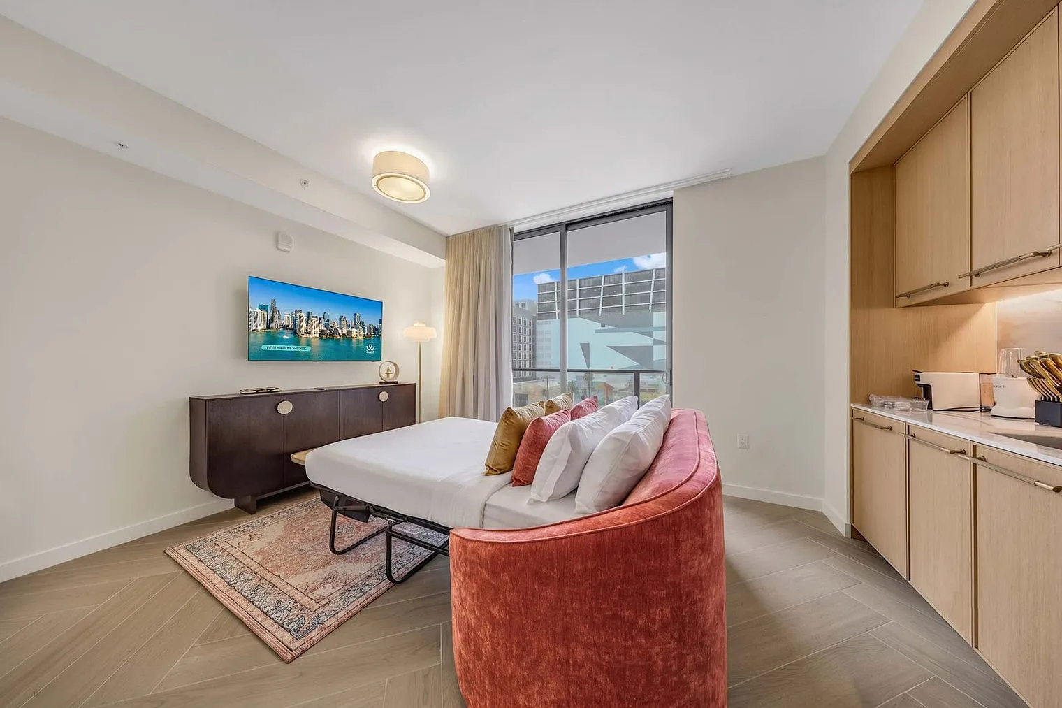 Studio, 1.0 bath, 613 sqft, $2,570 — Photo 4