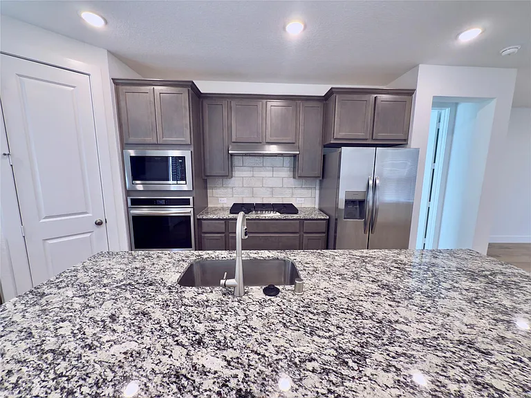 15206 Cortines Ct — Photo 7