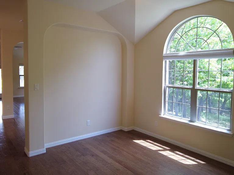 300 Dorset Ct — Photo 4