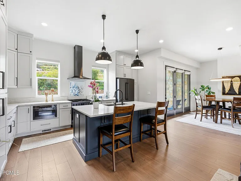 519 W Ascent Dr — Photo 8