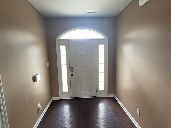 4th image of 111 Cavalier Dr