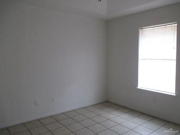 3rd image of 607 Gastel Cir APT E