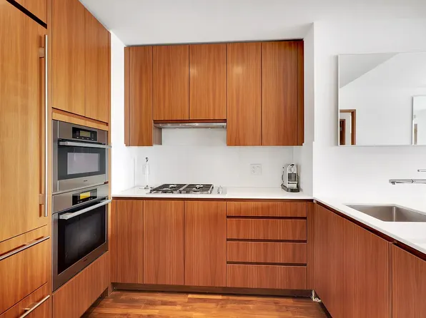 400 Fifth Avenue image 6 of 17