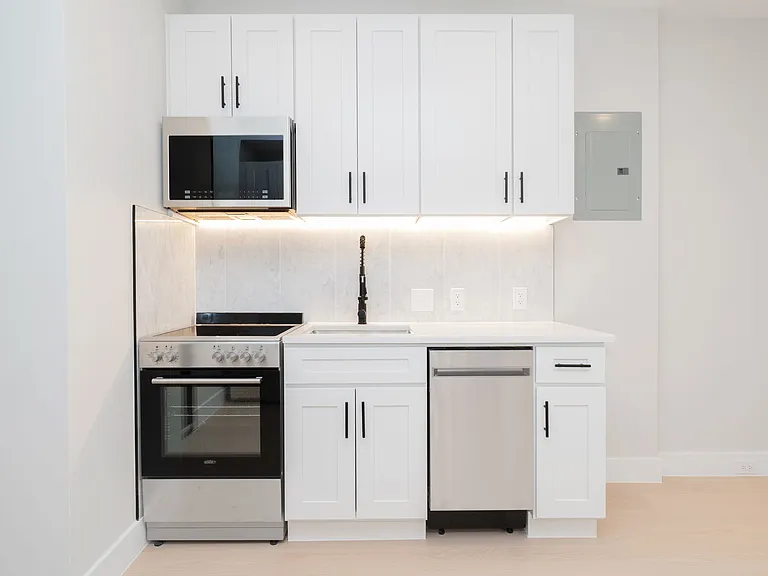 1269 1st Ave #4B — Photo 5