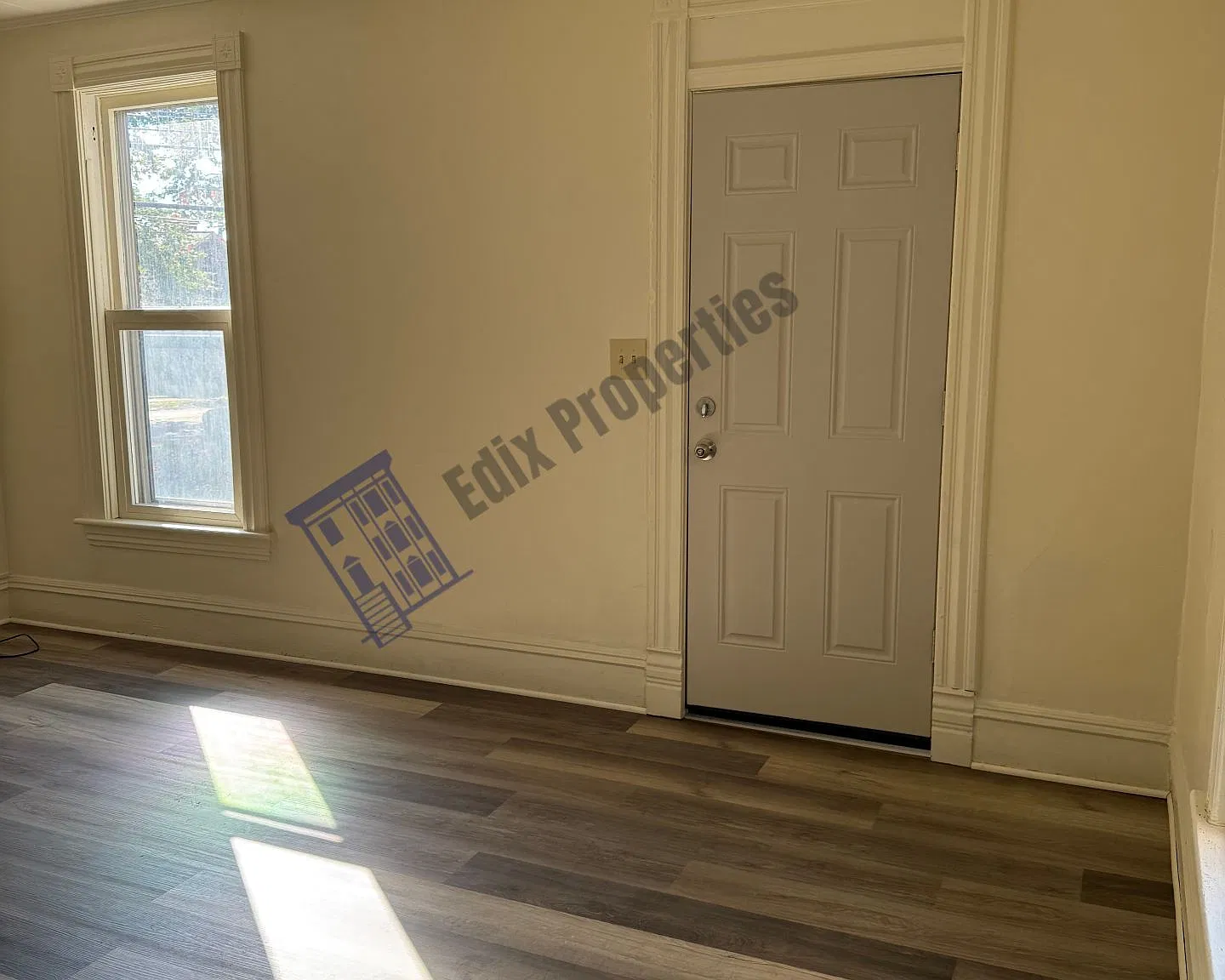 Studio Apartment with Flexible Layout All Utilities Included $800/Month — Photo 2