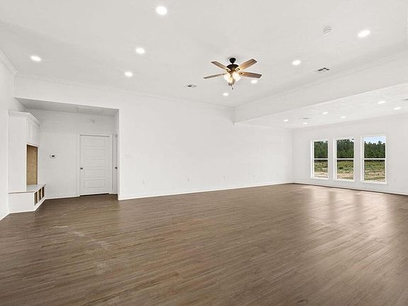 3rd image of 748 Lockhart Cutoff Rd