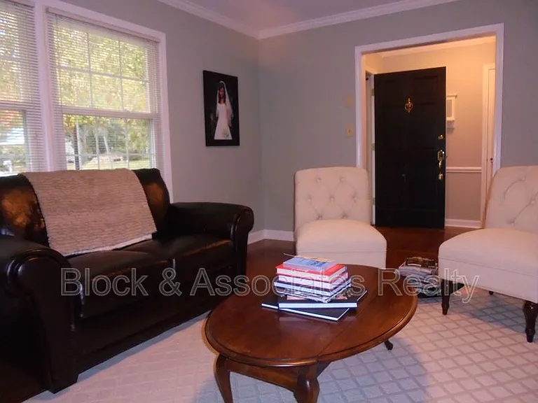 2314 Dover Pl — Photo 7