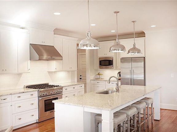 5th image of 8101 Rogers Ct