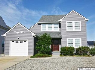 30 Travelers Way, Bayville, NJ 08721