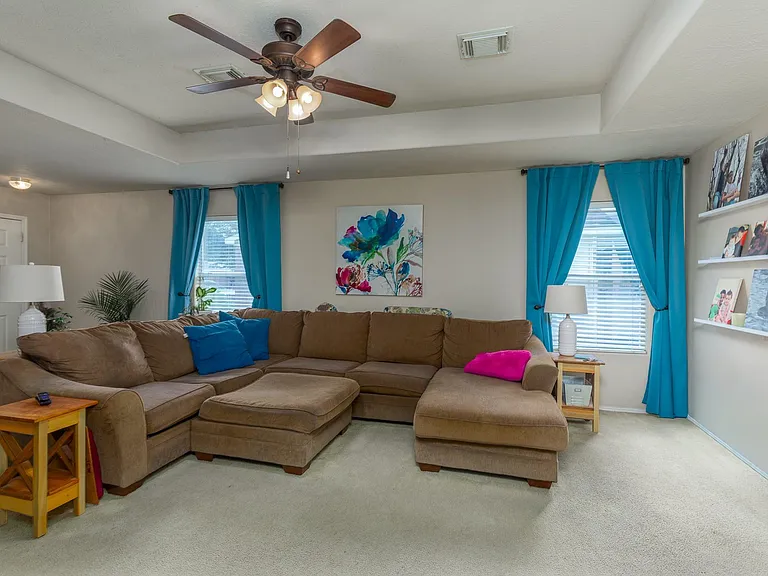 24027 Kingbriar Dr — Photo 2