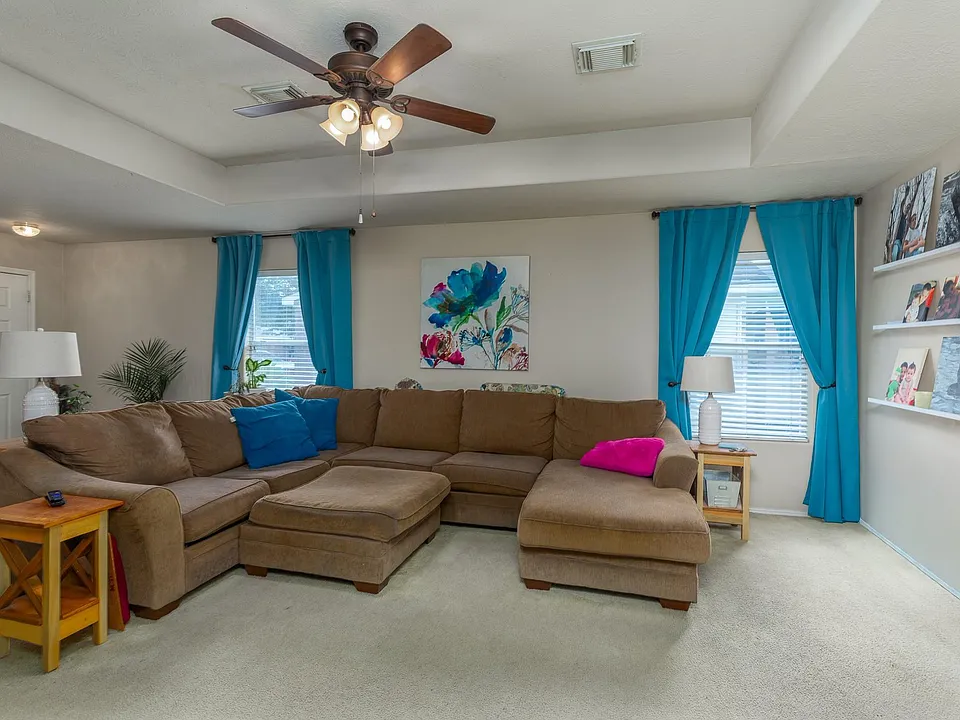 24027 Kingbriar Dr