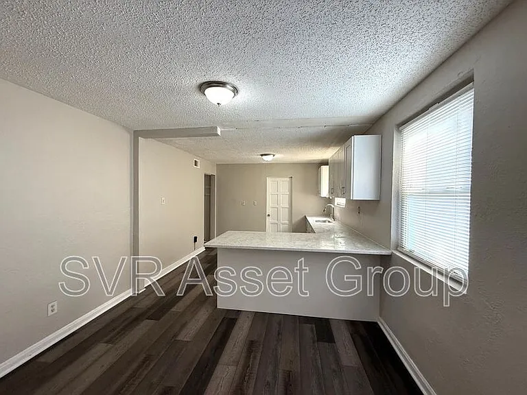 9073 11th Ave — Photo 7
