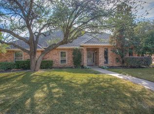 6705 Meadows West Dr S, Fort Worth, TX 76132