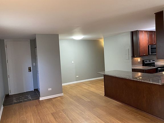 5th image of 362 W Miner St APT 1C