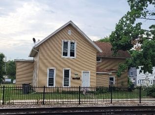 224 S 9th St #A, Goshen, IN 46528
