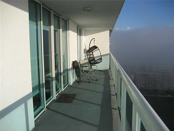 2nd image of 1800 N Bayshore Dr APT 3405