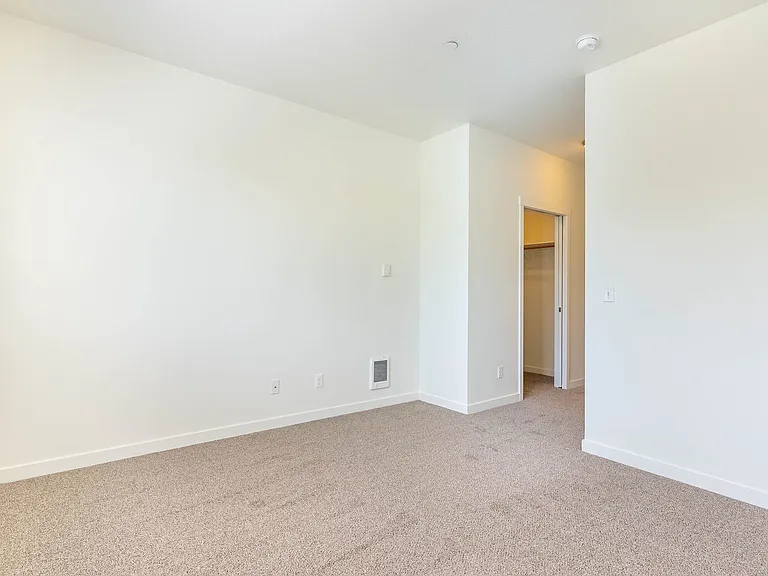 Riverplace Apartment Homes — Photo 15