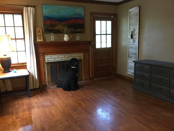 3rd image of 218 Beechwood Ln