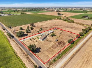 26001 N Dustin Rd, Acampo, CA 95220
