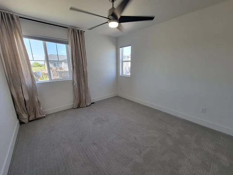 58 Marlowe Dr — Photo 29