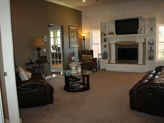 Family Room (2)