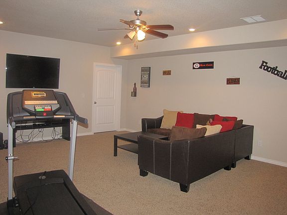 Famiy Room for entertaining