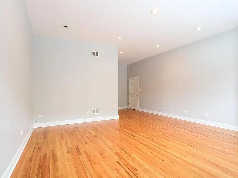 1940 S Carpenter St #1 — Photo 17