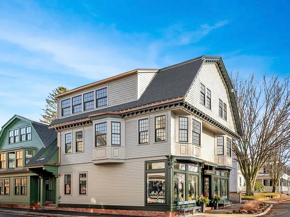 1 School St #R2, Manchester, MA 01944
