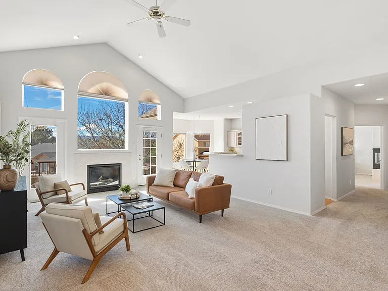 5330 Roundup Dr — Photo 4
