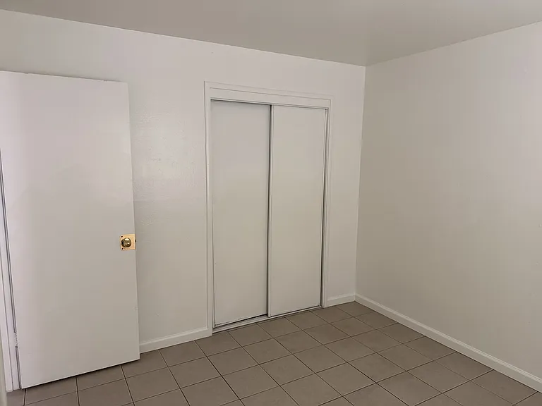 2207 Bonar St #D — Photo 10
