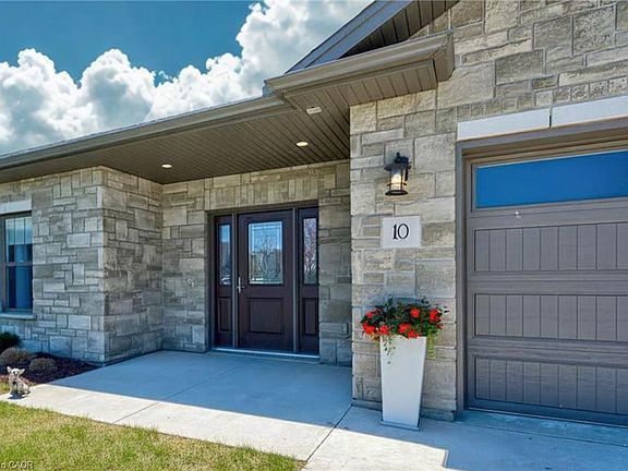 3rd image of 1050 Waterloo St #10