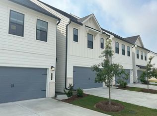 2837 Bullfrog Ln, Gainesville, GA 30507