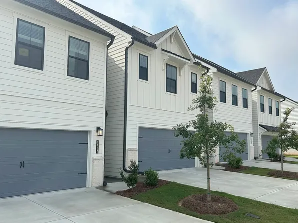 2837 Bullfrog Ln, Gainesville, GA 30507