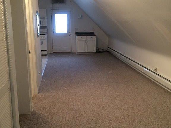 3rd image of 4054 N Lincoln Ave #3