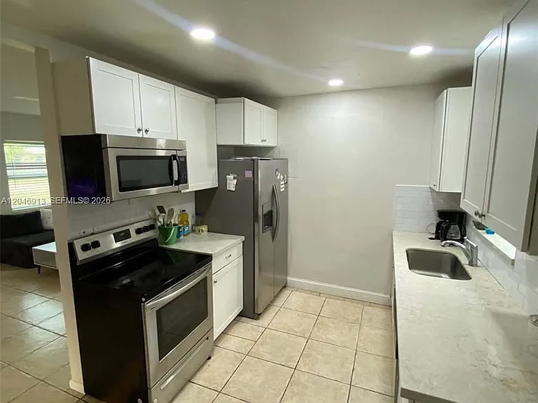 1212 NW 11th Ct — Photo 12