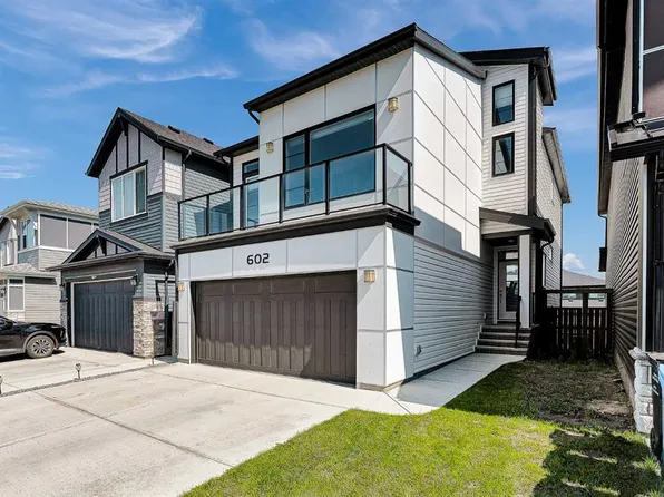 602 W Creekstone Cir SW, Calgary, AB T2X 4Y4